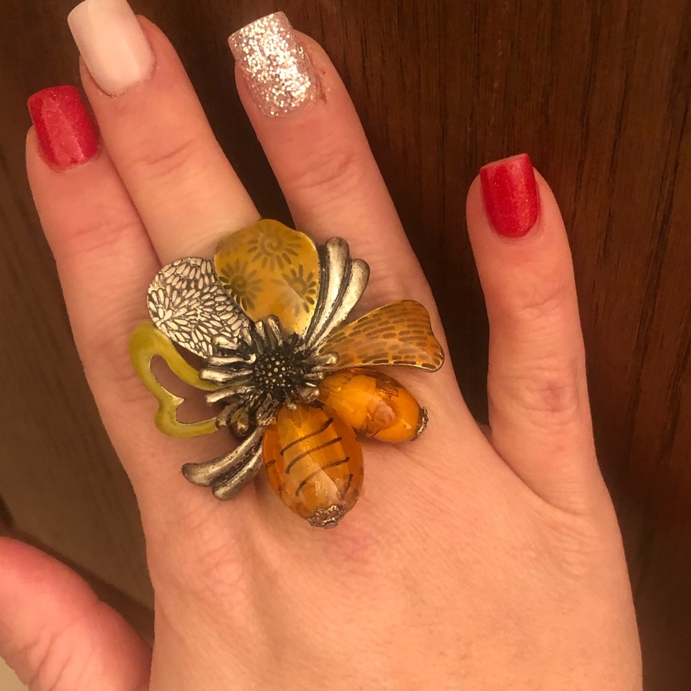 Fashion statement ring! - Picture 3 of 3